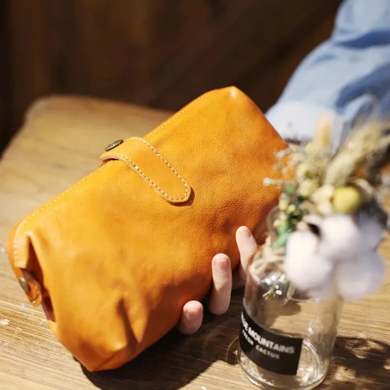 YAAGLE Vintage Genuine Leather ladies Travel Makeup Hanging Toiletry Bag YG6611