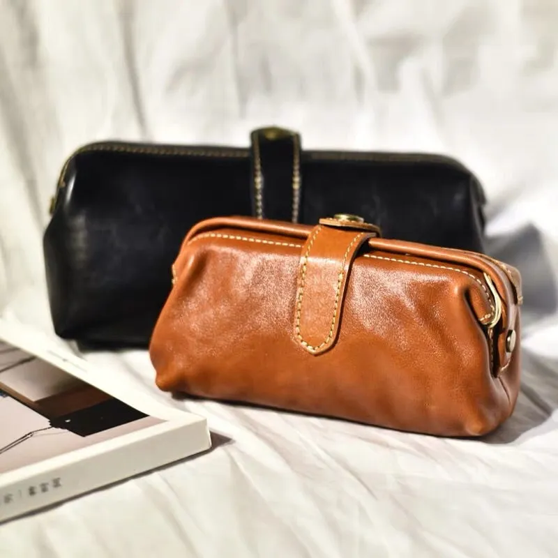 YAAGLE Vintage Genuine Leather ladies Travel Makeup Hanging Toiletry Bag YG6611
